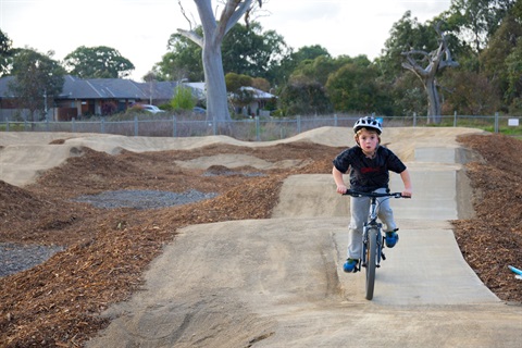 Dirt-Jumps-Painted-Hills-11-Riley.jpg