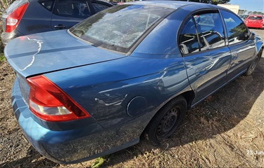 Lot 5 - 2005 Blue Holden Sedan - Image 5