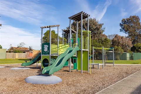 Holroyd-Drive-Park-Epping-04-web.jpeg