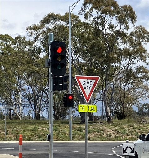 Findon Road installation of traffic lights