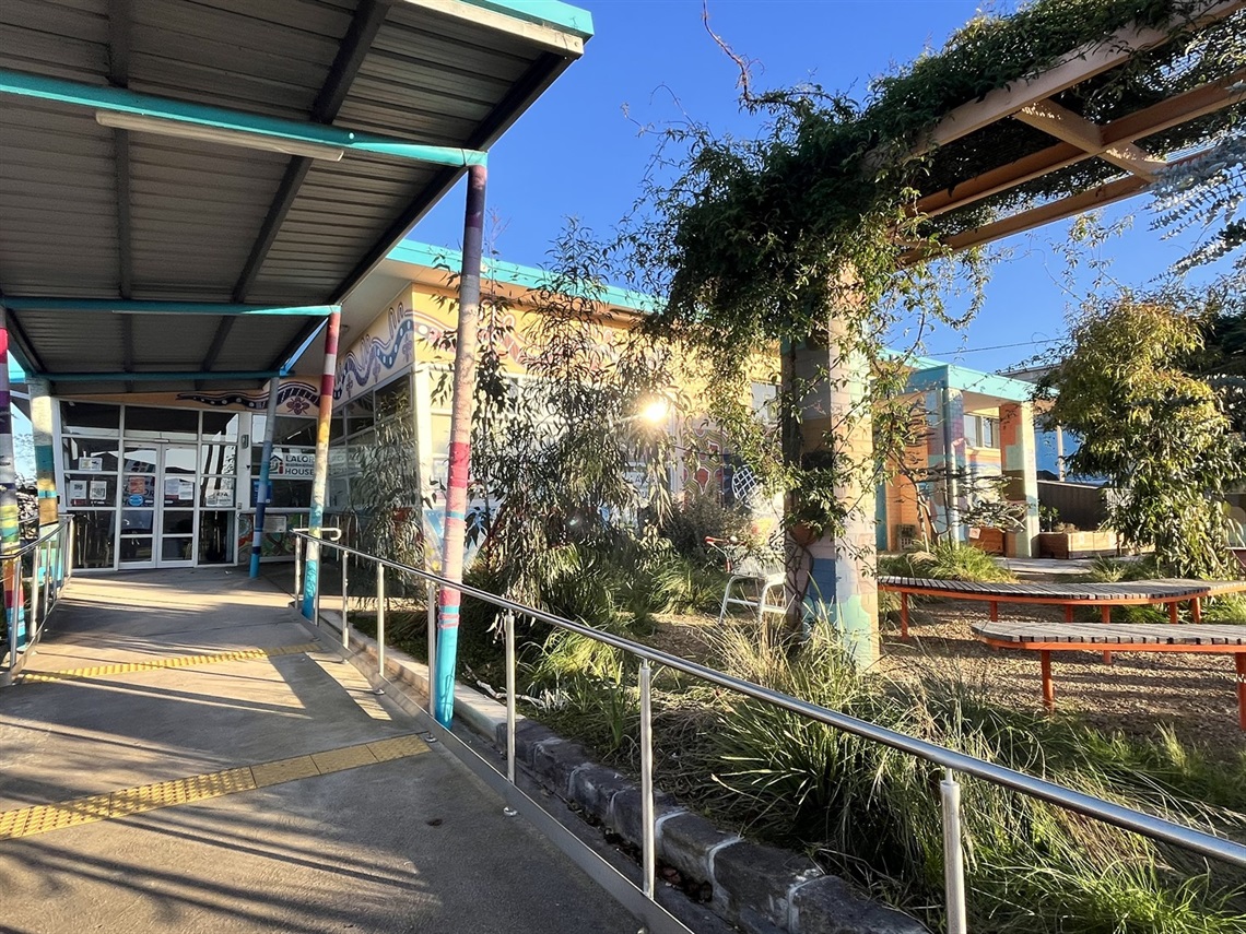 Lalor Neighbourhood House outside office